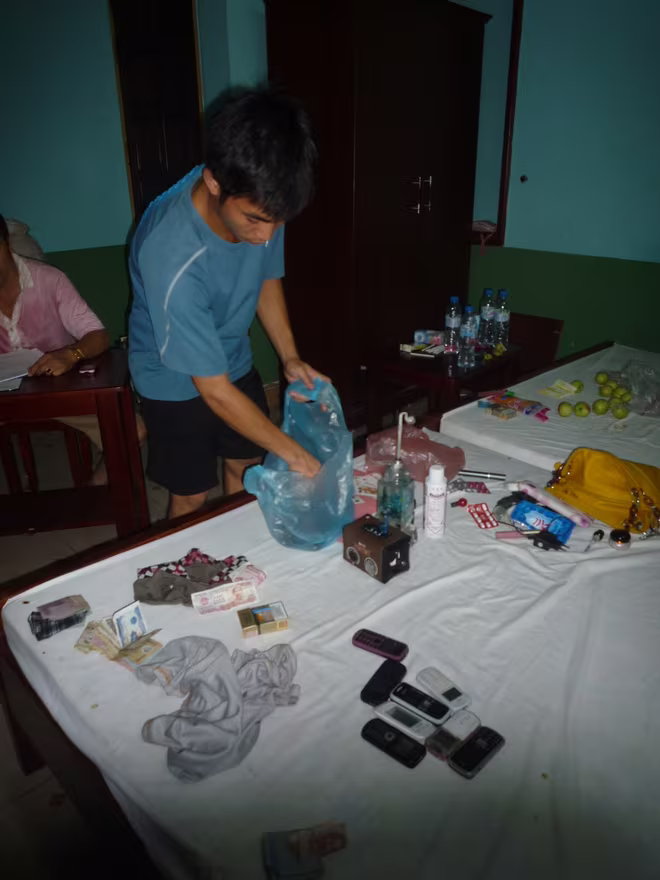 Tang vật thu giữ trong nhà nghỉ Vạn Xuân