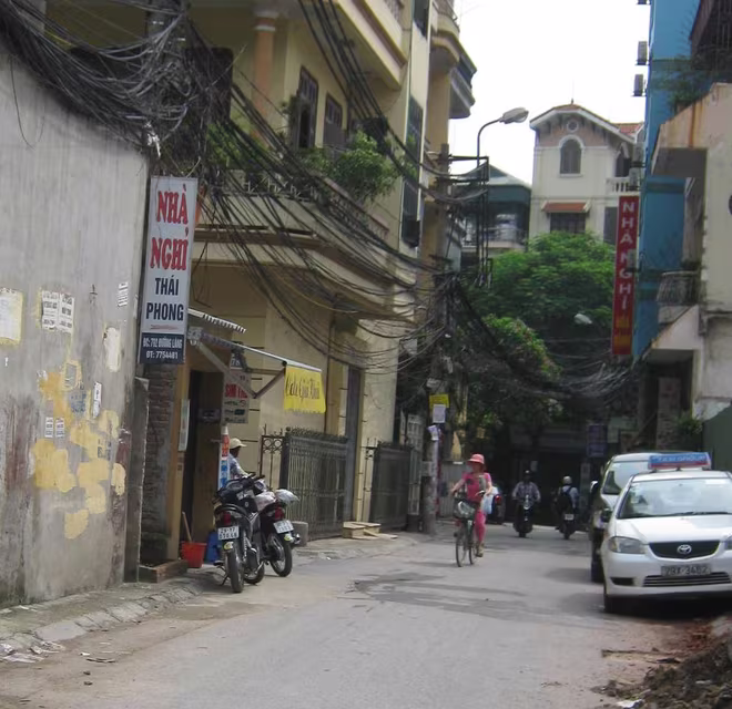 Lối vào nhà nghỉ Thái Phong - đường Láng Lối vào nhà nghỉ Thái Phong - đường Láng