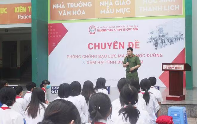 Công an quận Nam Từ Liêm, Hà Nội phổ biến kiến thức pháp luật cho học sinh Trung học cơ sở Công an quận Nam Từ Liêm, Hà Nội phổ biến kiến thức pháp luật cho học sinh Trung học cơ sở
