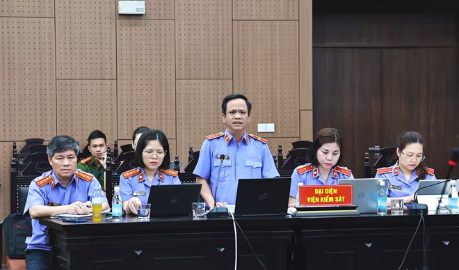 Đại diện Viện Kiểm sát thực hành quyền công tố tại phiên toà