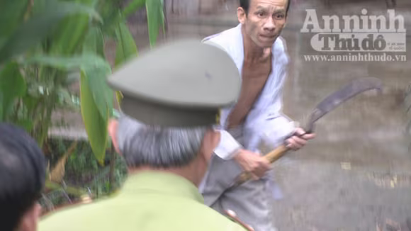 Trùm buôn gỗ lậu giả tâm thần chém kiểm lâm ảnh 1 Trùm buôn gỗ lậu giả tâm thần chém kiểm lâm ảnh 1