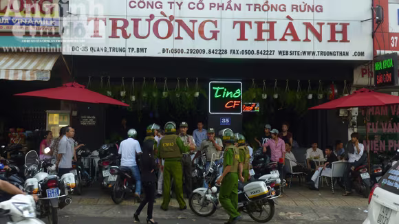 Xô xát trong đại hội cổ đông... vì đến trễ ảnh 1 Xô xát trong đại hội cổ đông... vì đến trễ ảnh 1