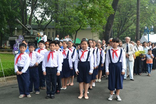 Những người cuối cùng được vào viếng Đại tướng Võ Nguyên Giáp ảnh 39 Những người cuối cùng được vào viếng Đại tướng Võ Nguyên Giáp ảnh 39