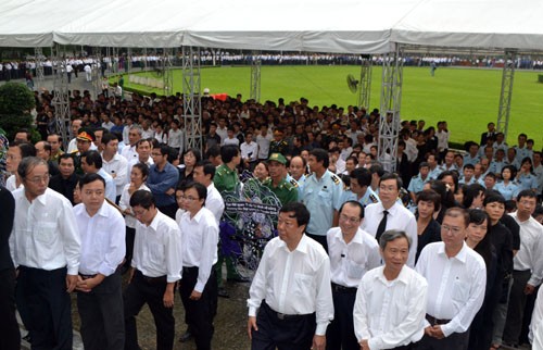 Những người cuối cùng được vào viếng Đại tướng Võ Nguyên Giáp ảnh 38 Những người cuối cùng được vào viếng Đại tướng Võ Nguyên Giáp ảnh 38