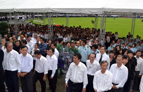 Những người cuối cùng được vào viếng Đại tướng Võ Nguyên Giáp ảnh 38 Những người cuối cùng được vào viếng Đại tướng Võ Nguyên Giáp ảnh 38