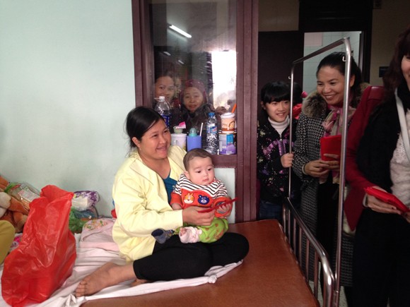 Chia sẻ với bệnh nhi nghèo, nhân lên niềm vui sống ảnh 4 Chia sẻ với bệnh nhi nghèo, nhân lên niềm vui sống ảnh 4