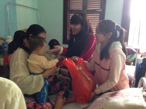 Chia sẻ với bệnh nhi nghèo, nhân lên niềm vui sống ảnh 6 Chia sẻ với bệnh nhi nghèo, nhân lên niềm vui sống ảnh 6