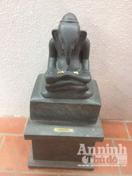 "Giáp mặt" các vị thần huyền bí ở Tháp Bà Poh Naga ảnh 18 "Giáp mặt" các vị thần huyền bí ở Tháp Bà Poh Naga ảnh 18