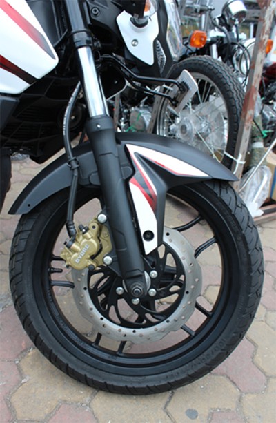Cận cảnh Bajaj Pulsar 200NS 2014 hàng độc tại Hà Nội ảnh 5 Cận cảnh Bajaj Pulsar 200NS 2014 hàng độc tại Hà Nội ảnh 5