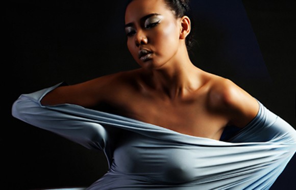 Lại Thanh Hương chán nude, phá cách trong kén lụa gợi cảm ảnh 5 Lại Thanh Hương chán nude, phá cách trong kén lụa gợi cảm ảnh 5