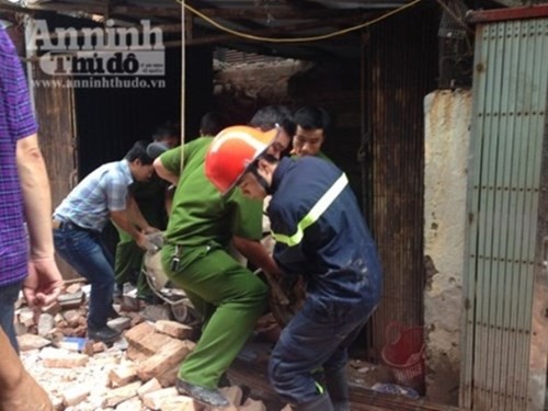 Vụ sập nhà Pháp cổ tại Hà Nội: 2 người tử vong, 6 người bị thương ảnh 1 Vụ sập nhà Pháp cổ tại Hà Nội: 2 người tử vong, 6 người bị thương ảnh 1