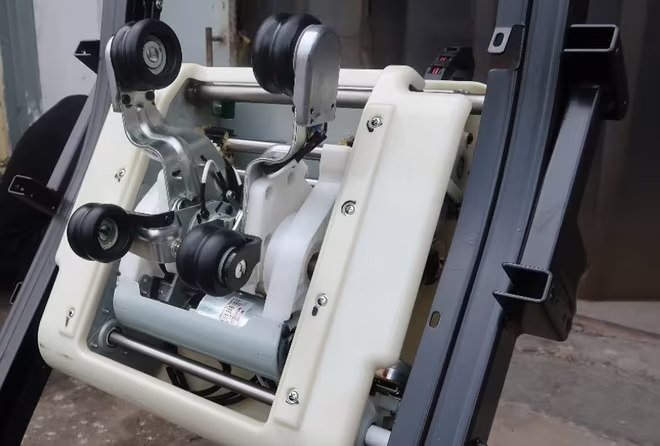 Dòng ghế công nghệ cao sẽ sử dụng các chất liệu cao cấp và an toàn khi sử dụng. Và cả áp dụng công nghệ cao cấp như các con lăn silicone hoặc nhựa cao cấp. Dòng ghế công nghệ cao sẽ sử dụng các chất liệu cao cấp và an toàn khi sử dụng. Và cả áp dụng công nghệ cao cấp như các con lăn silicone hoặc nhựa cao cấp.