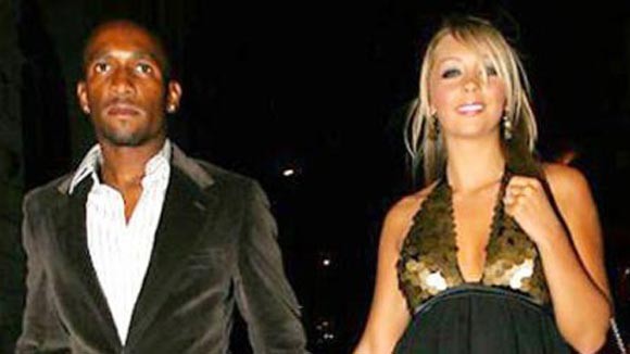 Defoe giải sầu với vũ nữ ảnh 1 Defoe giải sầu với vũ nữ ảnh 1