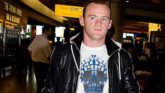 Rooney trút giận vào... taxi ảnh 1 Rooney trút giận vào... taxi ảnh 1
