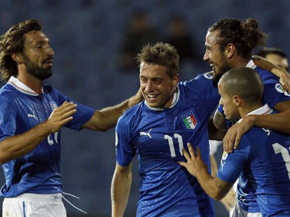 Anh thắng giòn giã, Italia vã mồ hôi ảnh 2 Anh thắng giòn giã, Italia vã mồ hôi ảnh 2