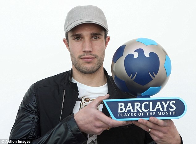 Van Persie lại được vinh danh và sẽ đổi số áo? ảnh 1 Van Persie lại được vinh danh và sẽ đổi số áo? ảnh 1