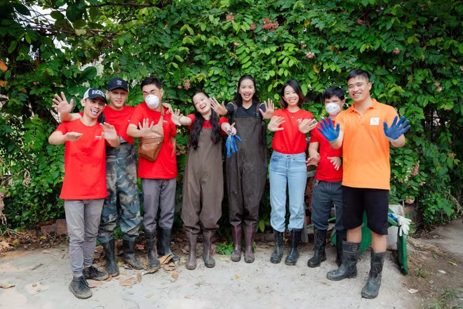 Nhận lời mời của tổ chức Limloop đồng hành cùng chiến dịch “Cùng gom nào, cho Trái đất xanh”, Hoa hậu Ngọc Châu được giao nhiệm vụ đồng hành và thực hiện những hoạt động bảo vệ môi trường trong 2 ngày liên tục