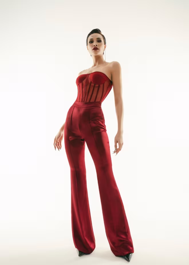 Vốn sở hữu vóc dáng 3 vòng lý tưởng, Phương Mai dễ dàng chinh phục mọi style trang phục từ đầm hở táo bạo đến đồ ôm sát như trong bộ hình Vốn sở hữu vóc dáng 3 vòng lý tưởng, Phương Mai dễ dàng chinh phục mọi style trang phục từ đầm hở táo bạo đến đồ ôm sát như trong bộ hình