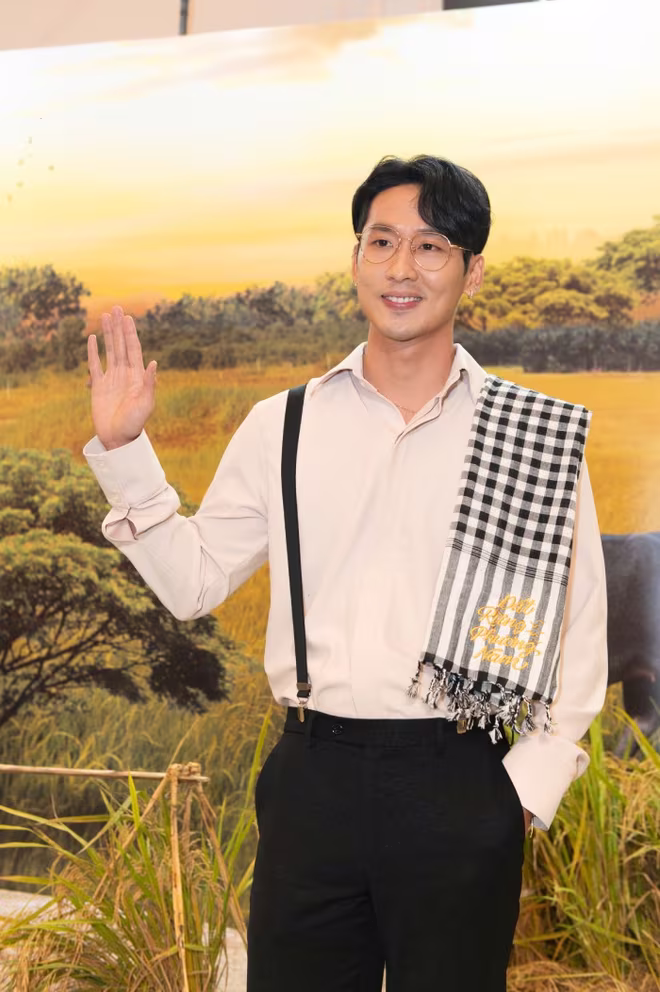 Tuấn Trần bảnh bao tại sự kiện Tuấn Trần bảnh bao tại sự kiện