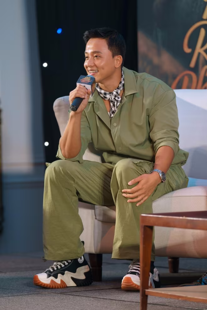 Mai Tài Phến chia sẻ, anh không hiểu vì sao đạo diễn mời vào vai diễn Võ Tòng dù trước đó mình rất thích Võ Tòng trong bản phim truyền hình Mai Tài Phến chia sẻ, anh không hiểu vì sao đạo diễn mời vào vai diễn Võ Tòng dù trước đó mình rất thích Võ Tòng trong bản phim truyền hình