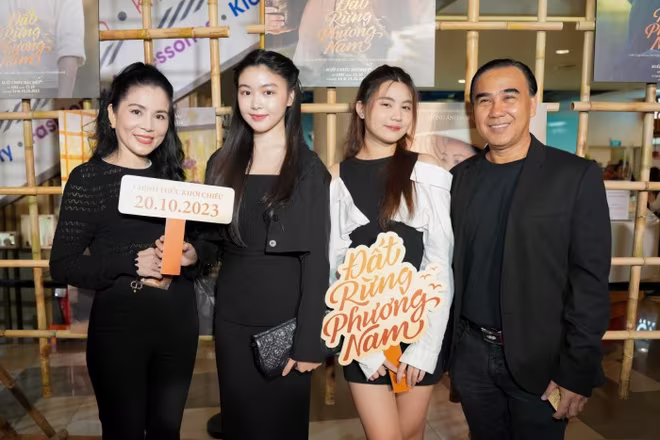 Gia đình MC Quyền Linh Gia đình MC Quyền Linh