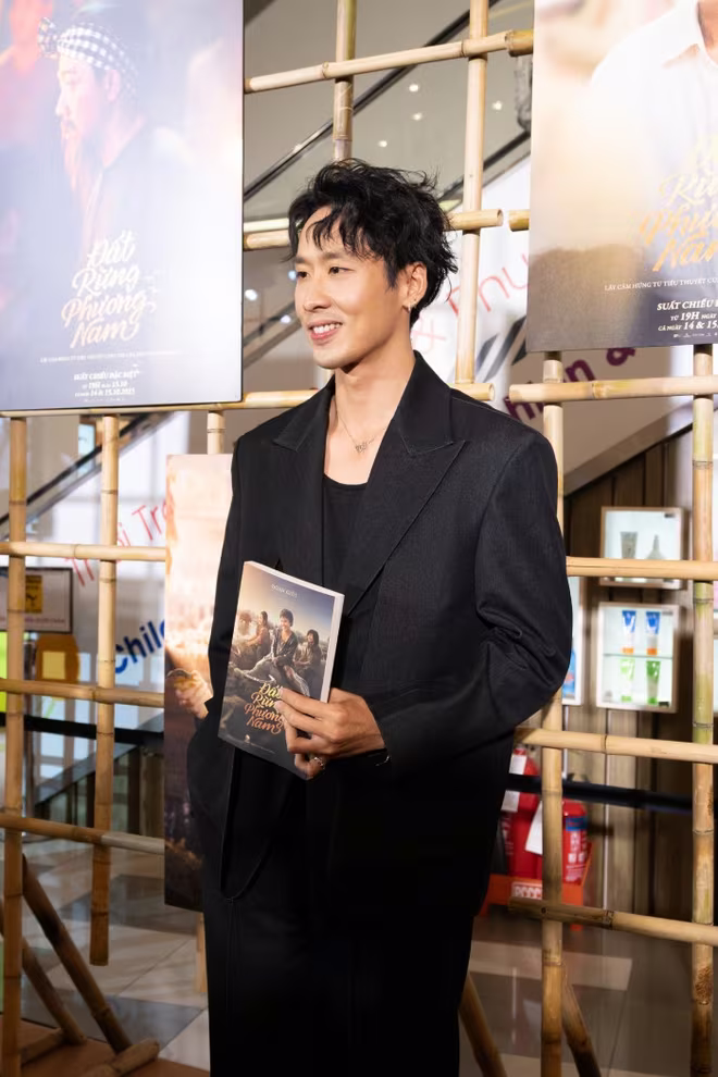 Tuấn Trần đã có sự lột xác với vai Út Lục Lâm Tuấn Trần đã có sự lột xác với vai Út Lục Lâm