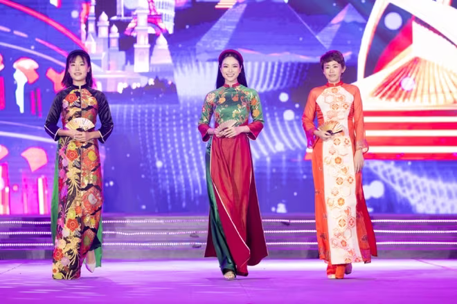 Hoa hậu các dân tộc Việt Nam Ngọc Anh và các &quot;người mẫu đặc biệt&quot; của hoa hậu Ngọc Hân