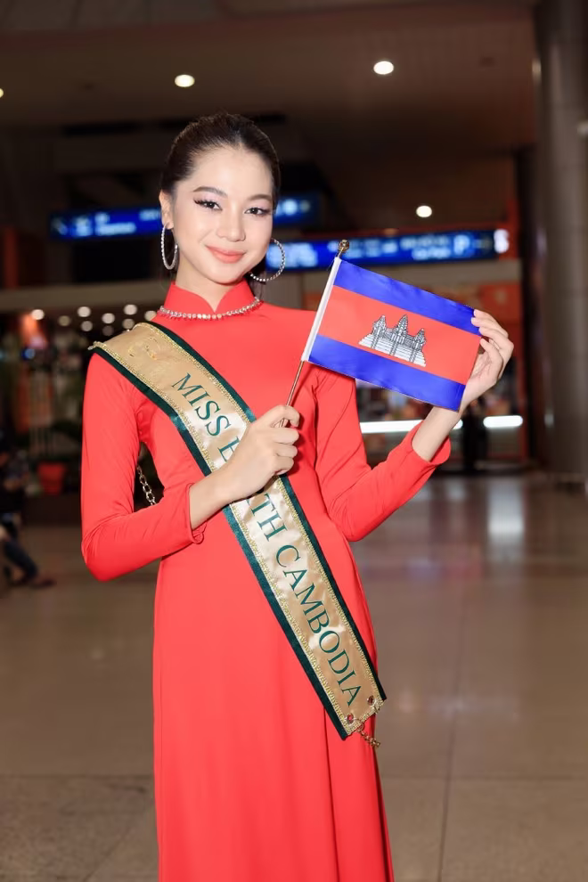 Hoa hậu trái đất Cambodia rạng rỡ khi đến Việt Nam Hoa hậu trái đất Cambodia rạng rỡ khi đến Việt Nam