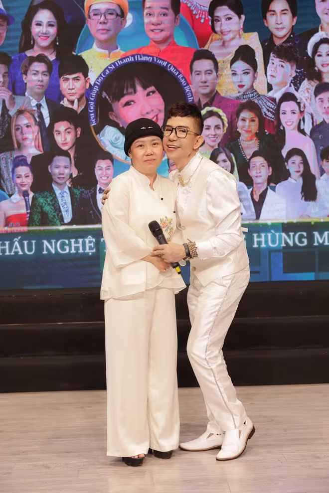 Ca sĩ Long Nhật và nghệ sĩ Thanh Hằng Ca sĩ Long Nhật và nghệ sĩ Thanh Hằng