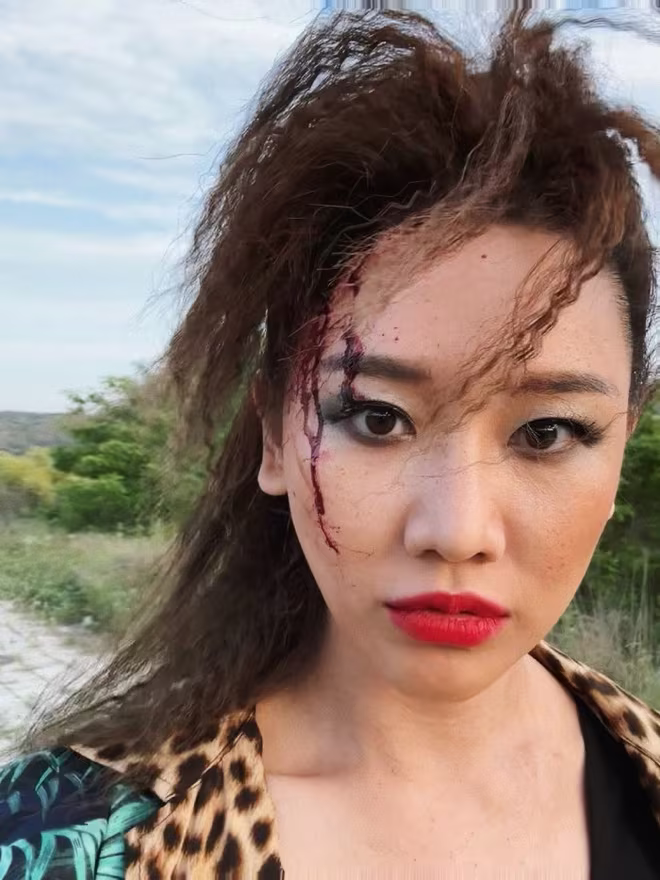 Hình ảnh khác lạ với đời thường của Hari Won