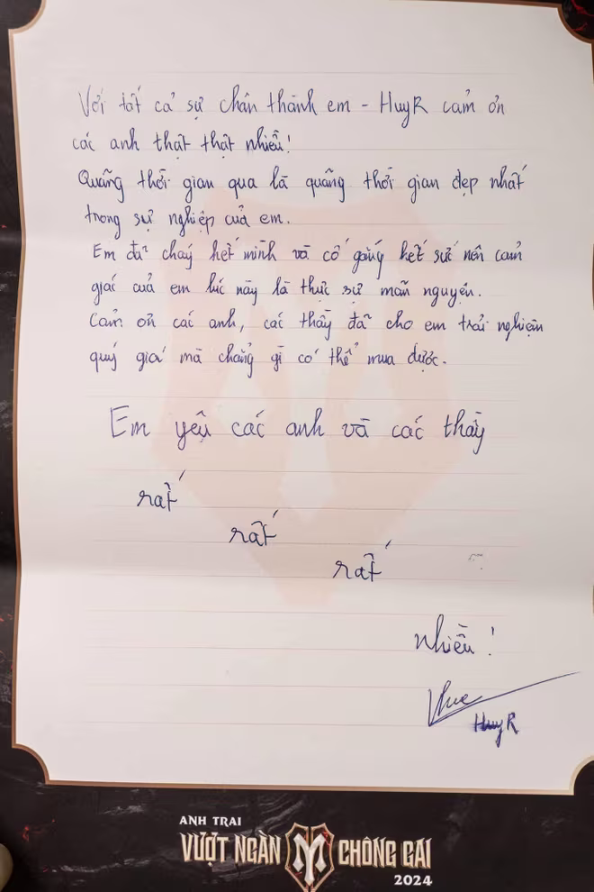 Ca - nhạc sĩ HuyR tiếc vì chưa cho con trai đến phim trường xem bố làm việc được Ca - nhạc sĩ HuyR tiếc vì chưa cho con trai đến phim trường xem bố làm việc được