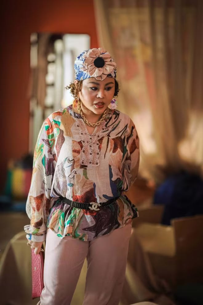 Lê Giang xuất hiện với tạo hình mới lạ trong "Bộ tứ báo thủ" Lê Giang xuất hiện với tạo hình mới lạ trong "Bộ tứ báo thủ"