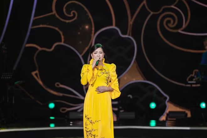 Ca sĩ Như Quỳnh mong muốn làm chương trình thường niên với mong muốn kết nối thế hệ trẻ với dòng nhạc bolero truyền thống Ca sĩ Như Quỳnh mong muốn làm chương trình thường niên với mong muốn kết nối thế hệ trẻ với dòng nhạc bolero truyền thống