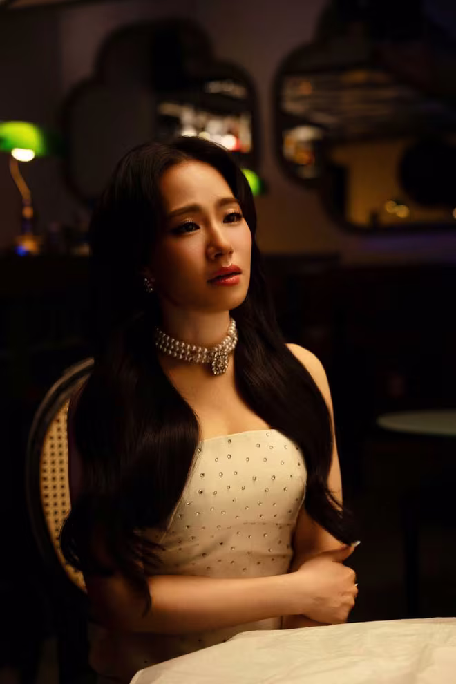 &quot;Cô gái Trung Hoa&quot; Lương Bích Hữu ngày càng trẻ trung với nhan sắc thăng hạng