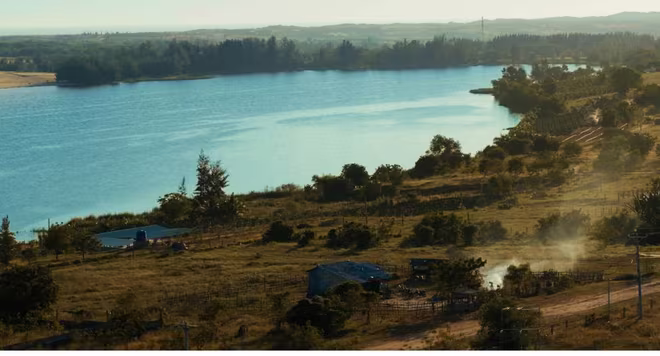 Bối cảnh của "Lật mặt 8" Bối cảnh của "Lật mặt 8"