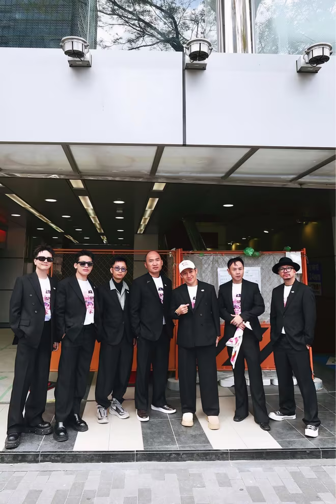 Sau chương trình "Anh trai vượt ngàn chông gai" nhóm Nhà trẻ gắn bó với nhau như một gia đình Sau chương trình "Anh trai vượt ngàn chông gai" nhóm Nhà trẻ gắn bó với nhau như một gia đình