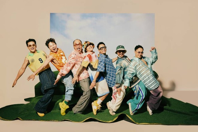 Bộ ảnh đầy màu sắc của mùa hè bên bãi biển của nhóm "Nhà trẻ" Bộ ảnh đầy màu sắc của mùa hè bên bãi biển của nhóm "Nhà trẻ"