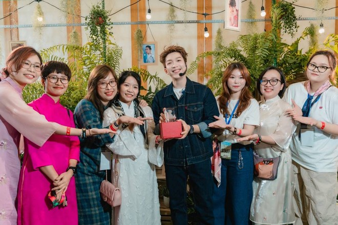 Tăng Phúc cùng người hâm mộ tại fan meeting đầu tiên