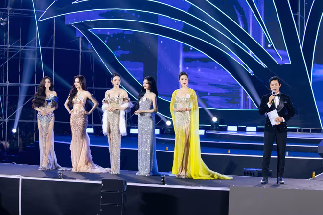Top 5 của cuộc thi Hoa hậu Sinh viên Việt Nam 2025 Top 5 của cuộc thi Hoa hậu Sinh viên Việt Nam 2025