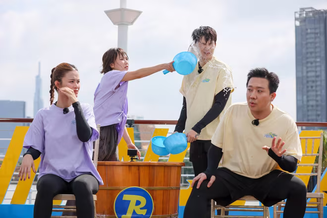 Diệu Nhi sẵn sàng tạt nước thẳng mặt Anh Tú Atus không nương tay Diệu Nhi sẵn sàng tạt nước thẳng mặt Anh Tú Atus không nương tay