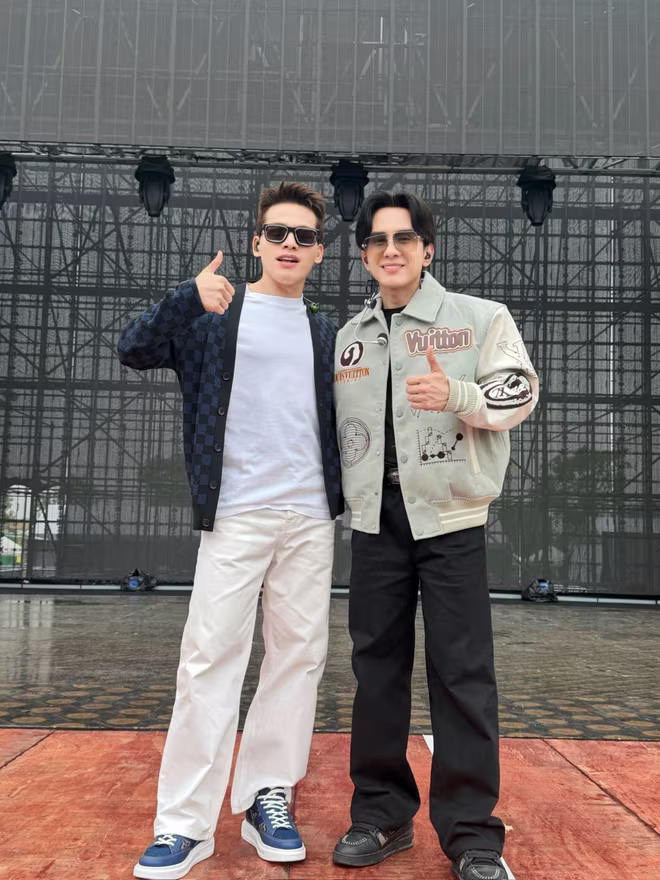 Quốc Thiên đã có mặt để luyện tập cùng "đàn anh" Quốc Thiên đã có mặt để luyện tập cùng "đàn anh"