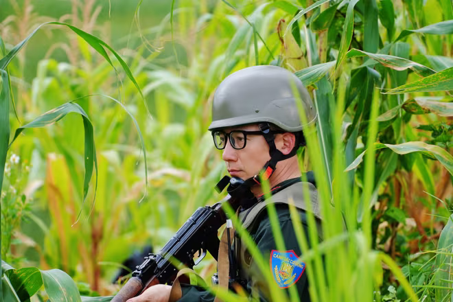 Đinh Tiến Đạt trong chương trình "Chiến sĩ quả cảm" Đinh Tiến Đạt trong chương trình "Chiến sĩ quả cảm"