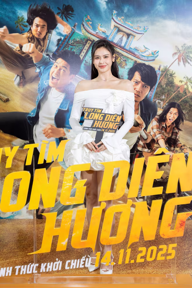 Ca sĩ Trương Quỳnh Anh rạng rỡ trên thảm đỏ sự kiện Ca sĩ Trương Quỳnh Anh rạng rỡ trên thảm đỏ sự kiện