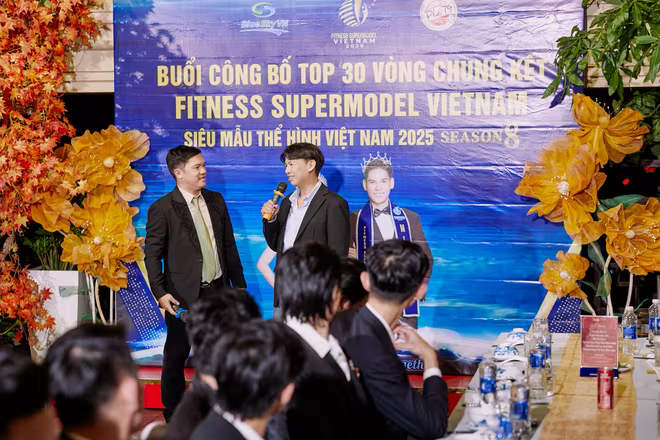 Thạc sỹ Duy Quách – Chủ tịch cuộc thi Fitness Supermodel Vietnam kiêm Trưởng BTC trả lời tại sự kiện