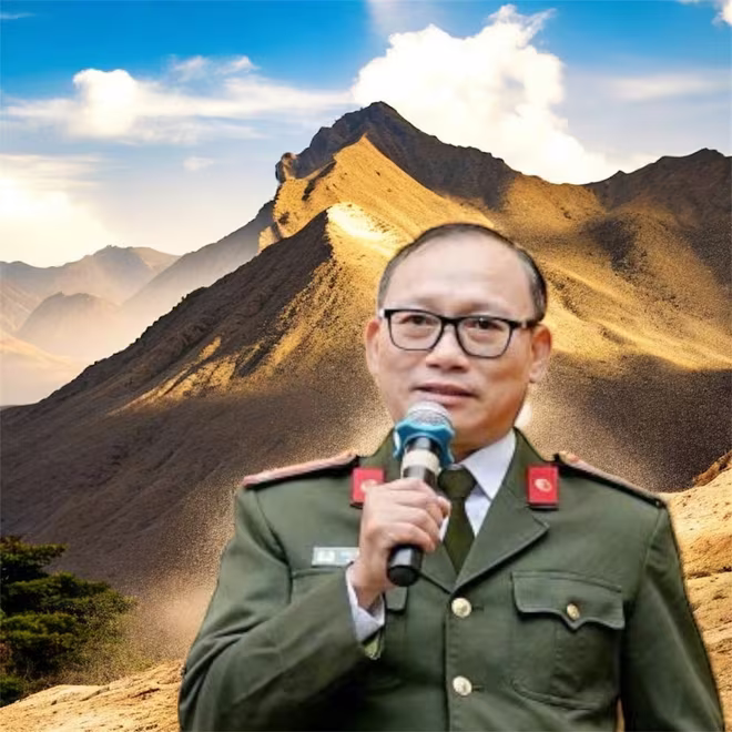 Thượng tá Đào Trung Hiếu vừa nhận giải B cuộc thi viết tiểu thuyết và ký do Bộ Công an và Hội Nhà văn Việt Nam phối hợp tổ chức