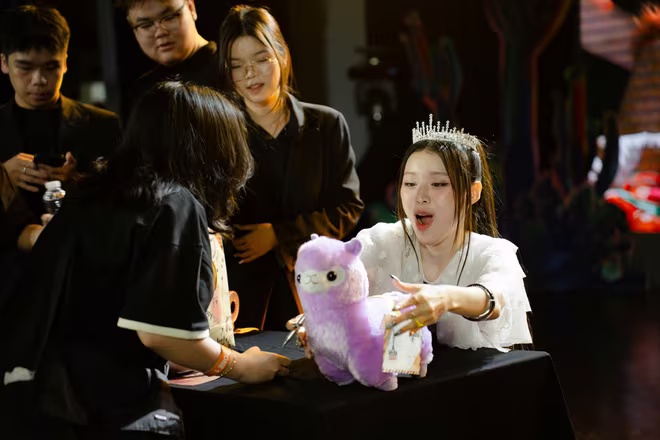 Sau buổi fanmeeting tại TP.Hồ Chí Minh, Han Sara sẽ gặp gỡ khán giả hâm mộ tại Hà Nội Sau buổi fanmeeting tại TP.Hồ Chí Minh, Han Sara sẽ gặp gỡ khán giả hâm mộ tại Hà Nội