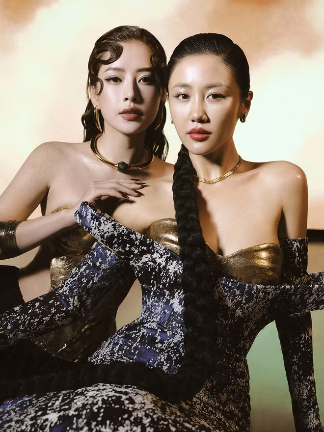 Hình ảnh của Văn Mai Hương và Chi Pu trong MV "Vườn hồng" Hình ảnh của Văn Mai Hương và Chi Pu trong MV "Vườn hồng"