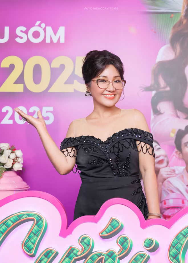 Nghệ sĩ Ngân Quỳnh