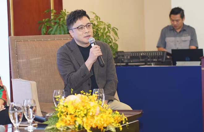 Đạo diễn Victor Vũ