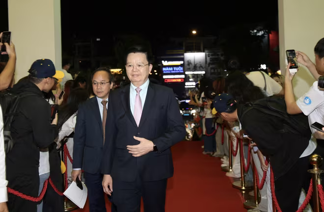 Phó thủ tướng Chính phủ Mai Văn Chính tham dự Lễ Bế mạc Liên hoan Phim Viêt Nam